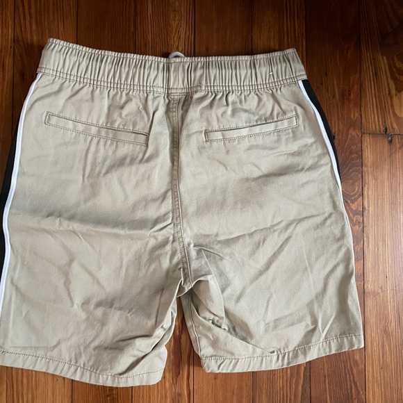 Forever 21 - Men’s khaki shorts with black stripe - Size Small - Picture 2 of 3